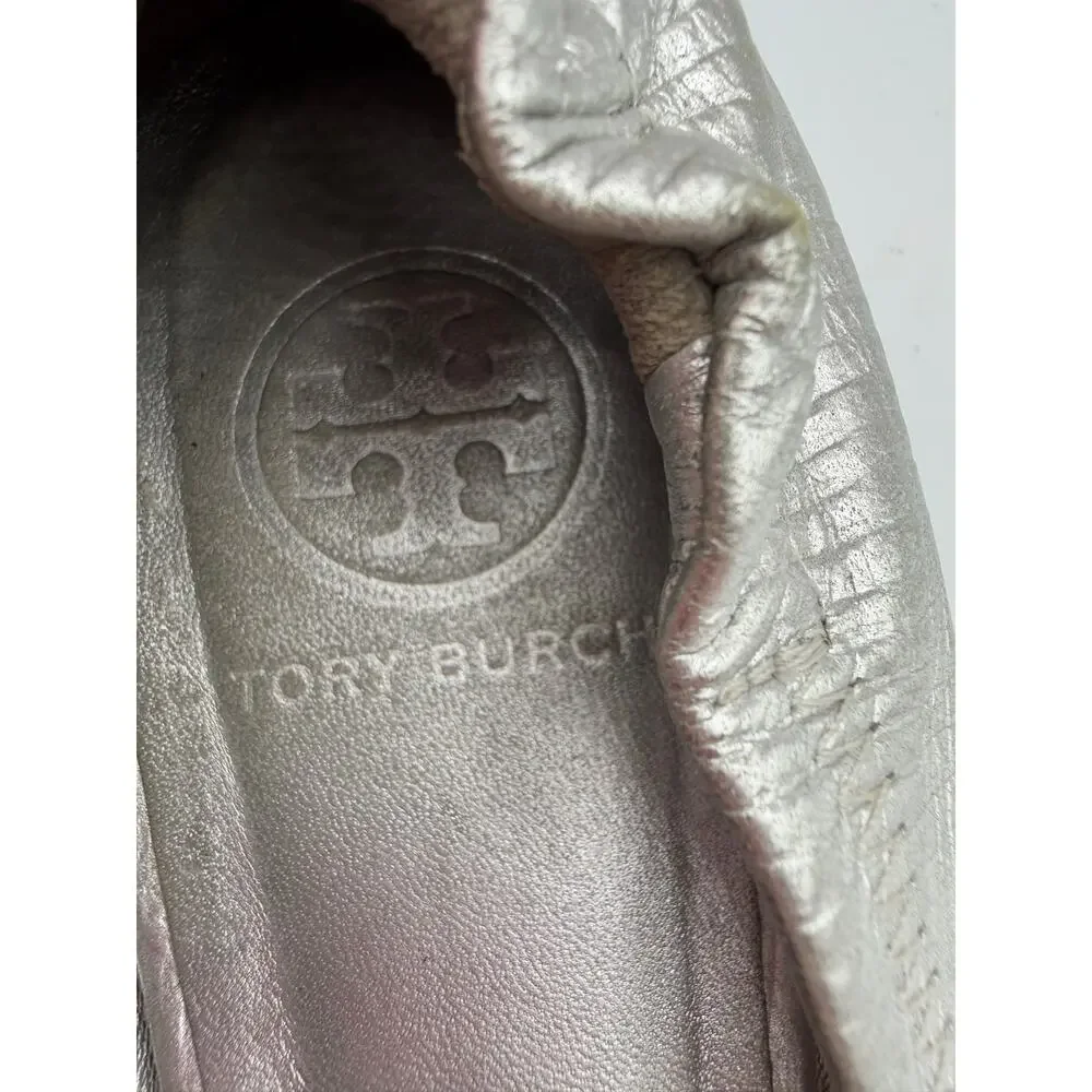 Tory Burch Reva Flats Silver Metallic Leather Logo Medallion Shoes Size 10 Y2K